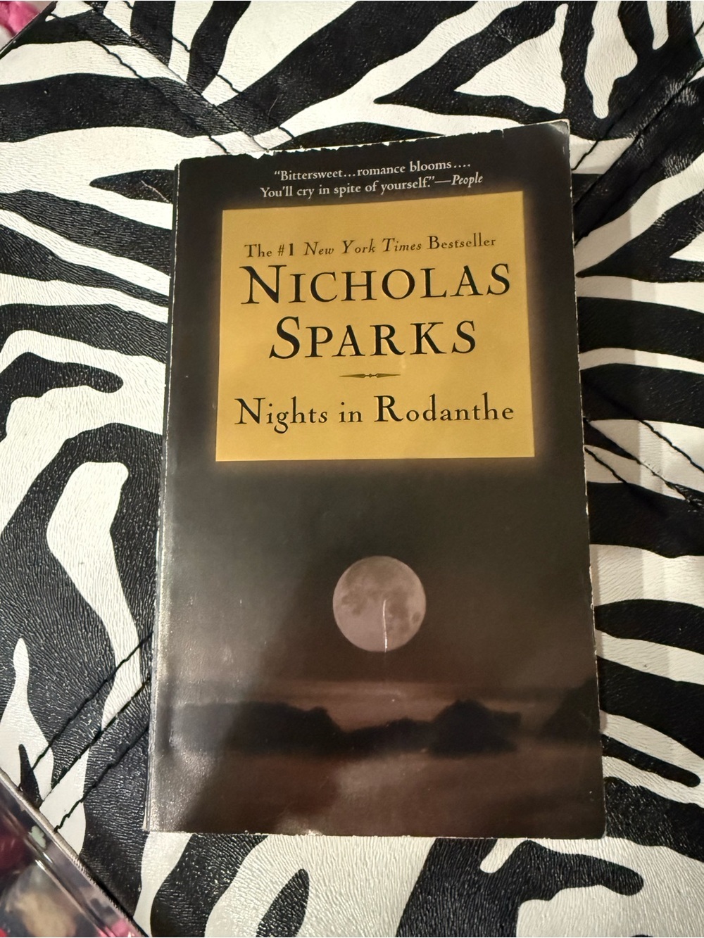 Nights in Rodanthe by Nicholas Sparks - Black & Gold Paperback